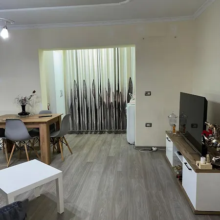 Enxhi Hotel *